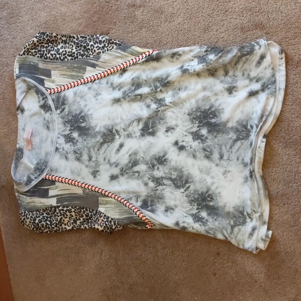 Women's shirt